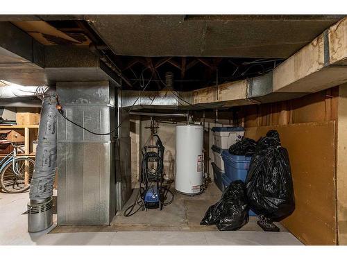 517A North Railway Street Se, Medicine Hat, AB - Indoor Photo Showing Basement