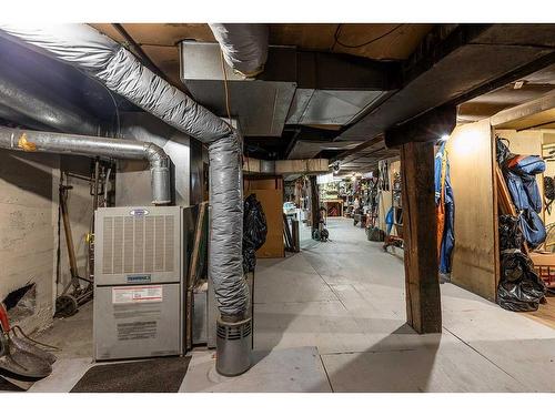 517A North Railway Street Se, Medicine Hat, AB - Indoor Photo Showing Basement