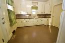 936 Elm Street Se, Medicine Hat, AB  - Indoor Photo Showing Kitchen 