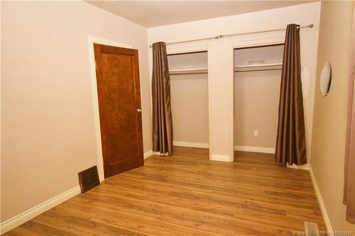 936 Elm Street Se, Medicine Hat, AB - Indoor Photo Showing Other Room