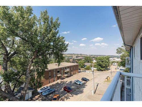 304-252 4 Street Se, Medicine Hat, AB - Outdoor