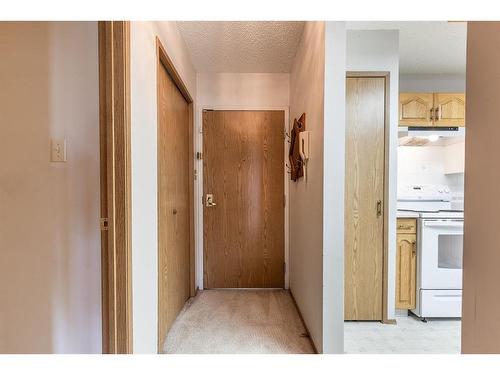 304-252 4 Street Se, Medicine Hat, AB - Indoor Photo Showing Other Room