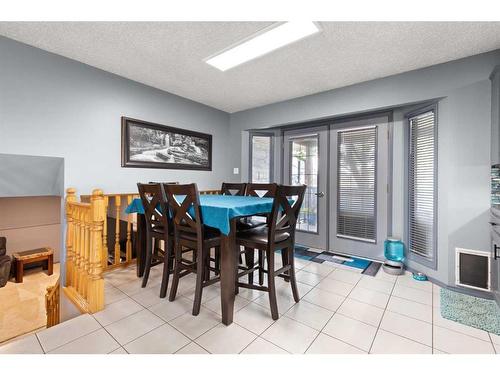 6 Sandford Crescent Se, Medicine Hat, AB - Indoor Photo Showing Dining Room