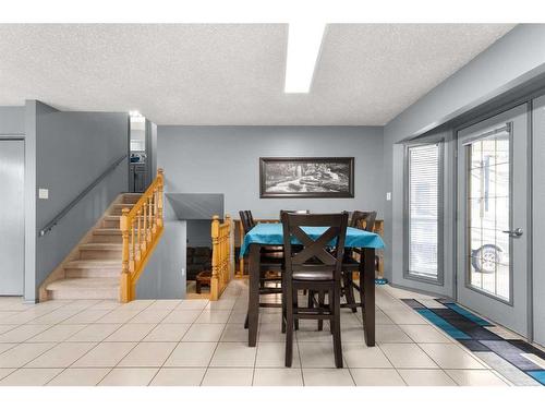 6 Sandford Crescent Se, Medicine Hat, AB - Indoor Photo Showing Dining Room