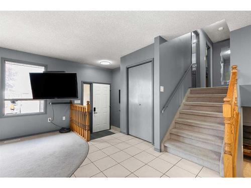 6 Sandford Crescent Se, Medicine Hat, AB - Indoor Photo Showing Other Room