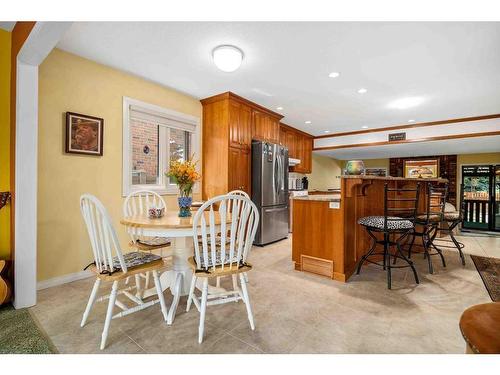 2628 12 Ave Se, Medicine Hat, AB - Indoor Photo Showing Dining Room