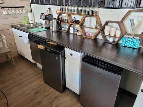 524 Centre Street, Rosemary, AB - Indoor Photo Showing Kitchen With Double Sink