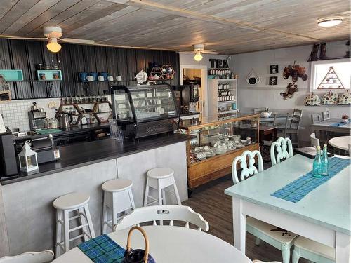 524 Centre Street, Rosemary, AB - Indoor Photo Showing Dining Room