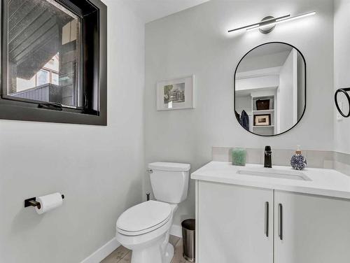 227 12 Street Se, Medicine Hat, AB - Indoor Photo Showing Bathroom