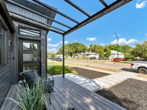 227 12 Street Se, Medicine Hat, AB - Outdoor