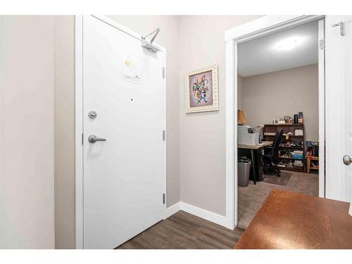 333-2800 13 Avenue Se, Medicine Hat, AB - Indoor Photo Showing Other Room