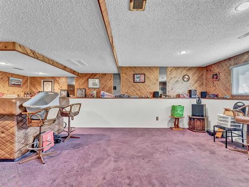 32 Rossdale Street Se, Medicine Hat, AB - Indoor Photo Showing Other Room