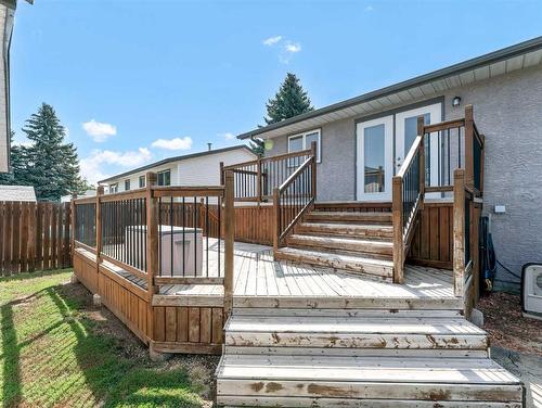 32 Rossdale Street Se, Medicine Hat, AB - Outdoor With Deck Patio Veranda