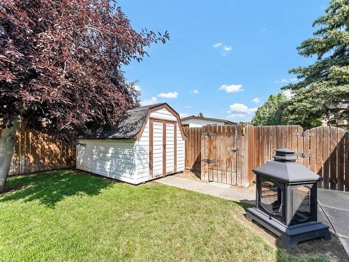 32 Rossdale Street Se, Medicine Hat, AB - Outdoor