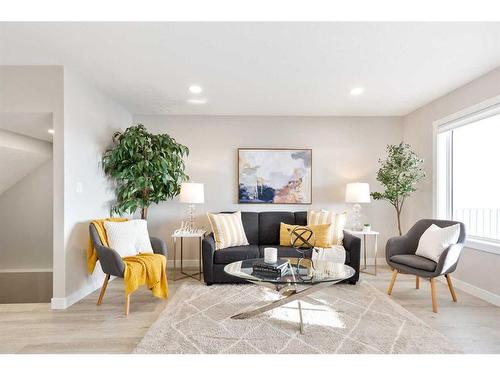 93 Ranchlands Boulevard Ne, Medicine Hat, AB - Indoor Photo Showing Living Room