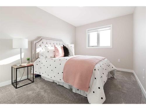 93 Ranchlands Boulevard Ne, Medicine Hat, AB - Indoor Photo Showing Bedroom