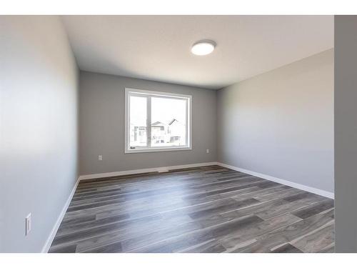 55 Somerside Gate Se, Medicine Hat, AB - Indoor Photo Showing Other Room