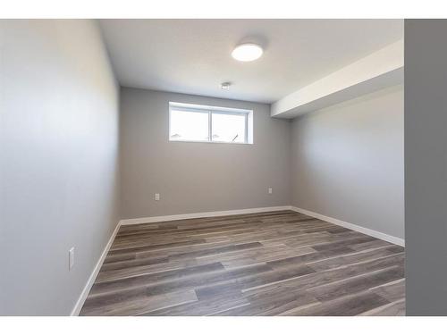 55 Somerside Gate Se, Medicine Hat, AB - Indoor Photo Showing Other Room