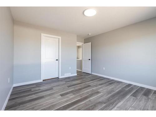 55 Somerside Gate Se, Medicine Hat, AB - Indoor Photo Showing Other Room