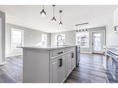 53 Somerside Gate Se, Medicine Hat, AB - Indoor Photo Showing Kitchen