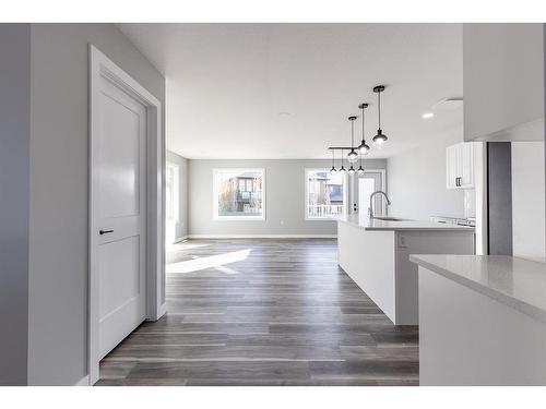 53 Somerside Gate Se, Medicine Hat, AB - Indoor Photo Showing Kitchen