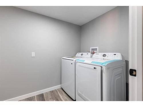 53 Somerside Gate Se, Medicine Hat, AB - Indoor Photo Showing Laundry Room