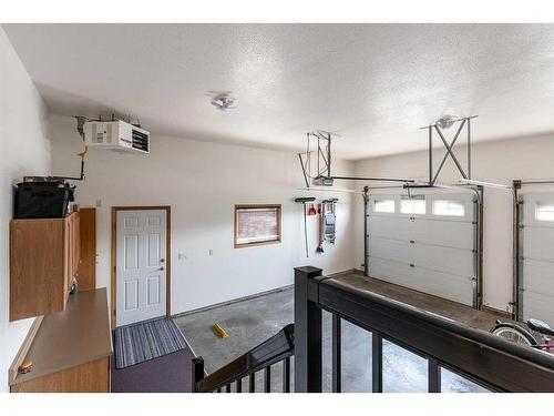 67 Vintage Meadows Place Se, Medicine Hat, AB - Indoor Photo Showing Garage