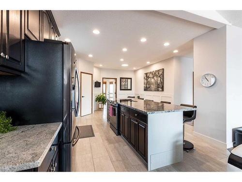 67 Vintage Meadows Place Se, Medicine Hat, AB - Indoor Photo Showing Kitchen With Upgraded Kitchen