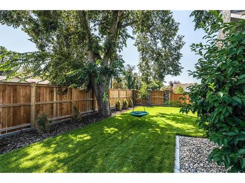 401 2 Avenue Se, Medicine Hat, AB - Outdoor With Backyard