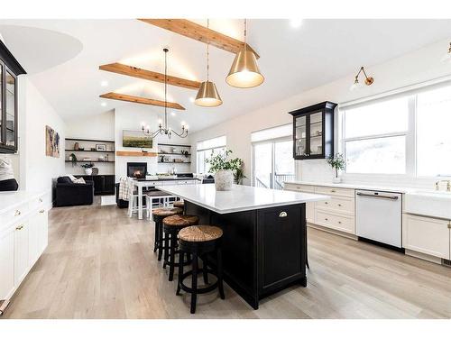 24 Heron Court Sw, Medicine Hat, AB - Indoor Photo Showing Kitchen