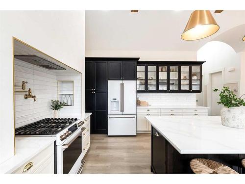 24 Heron Court Sw, Medicine Hat, AB - Indoor Photo Showing Kitchen