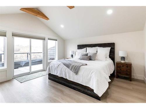 24 Heron Court Sw, Medicine Hat, AB - Indoor Photo Showing Bedroom