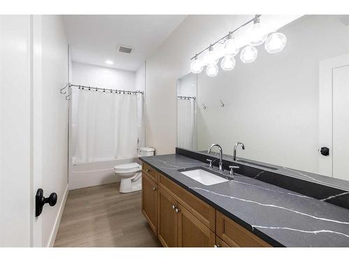 24 Heron Court Sw, Medicine Hat, AB - Indoor Photo Showing Bathroom