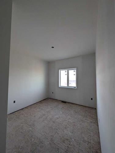 35 Sierra Road Sw, Medicine Hat, AB - Indoor Photo Showing Other Room