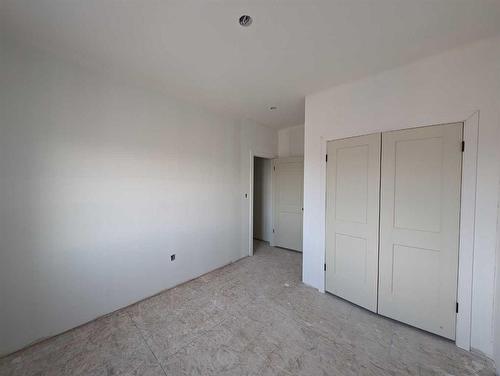 35 Sierra Road Sw, Medicine Hat, AB - Indoor Photo Showing Other Room