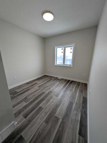 35 Sierra Road Sw, Medicine Hat, AB - Indoor Photo Showing Other Room