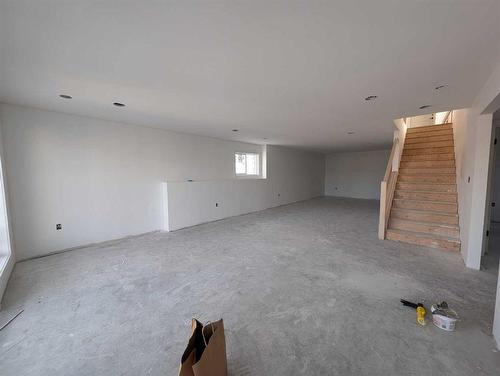 35 Sierra Road Sw, Medicine Hat, AB - Indoor Photo Showing Garage