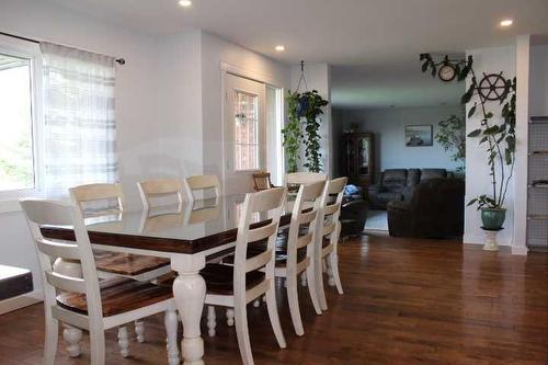 115054 103 Range Road North, Bow Island, AB - Indoor Photo Showing Dining Room