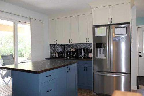 115054 103 Range Road North, Bow Island, AB - Indoor Photo Showing Kitchen