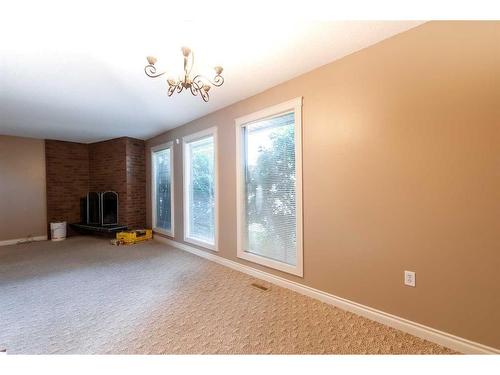 55 Markwick Drive Se, Medicine Hat, AB - Indoor Photo Showing Other Room