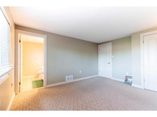 55 Markwick Drive Se, Medicine Hat, AB - Indoor Photo Showing Other Room