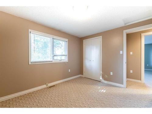 55 Markwick Drive Se, Medicine Hat, AB - Indoor Photo Showing Other Room