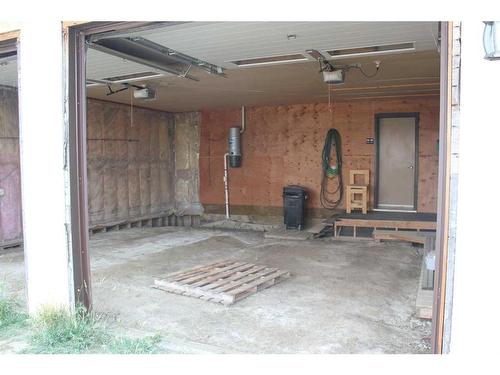 15432 Highway 41, Schuler, AB - Indoor Photo Showing Garage