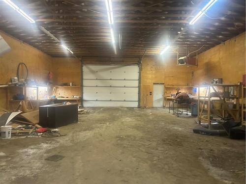 15432 Highway 41, Schuler, AB - Indoor Photo Showing Garage