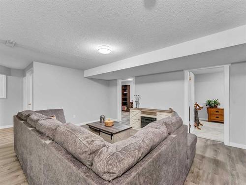 1-1165 16 Street Ne, Medicine Hat, AB - Indoor