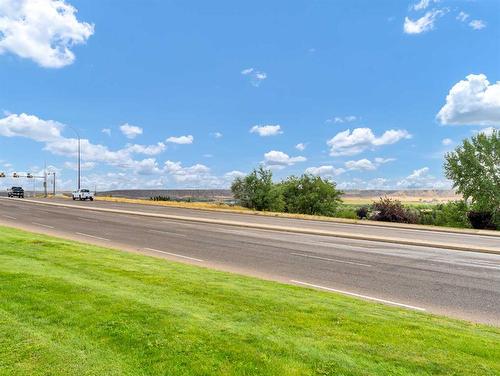 1-1165 16 Street Ne, Medicine Hat, AB - Outdoor With View