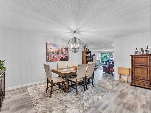 1-1165 16 Street Ne, Medicine Hat, AB - Indoor Photo Showing Dining Room