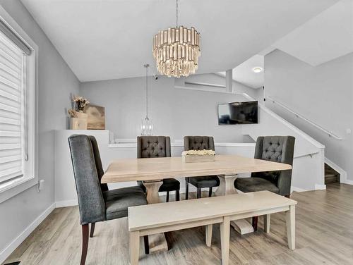 34 Sundown Road Sw, Medicine Hat, AB - Indoor Photo Showing Dining Room