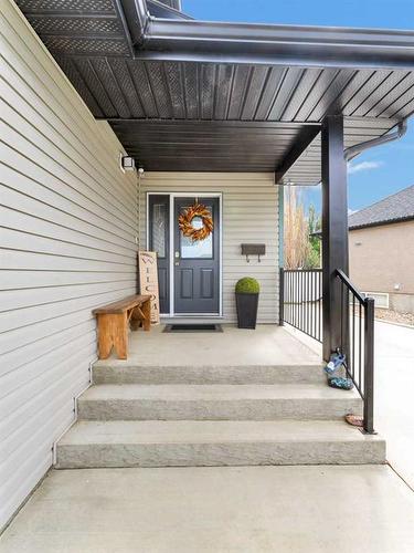 34 Sundown Road Sw, Medicine Hat, AB - Outdoor With Deck Patio Veranda With Exterior