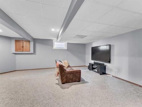 4 Taylor Court Se, Medicine Hat, AB - Indoor Photo Showing Basement